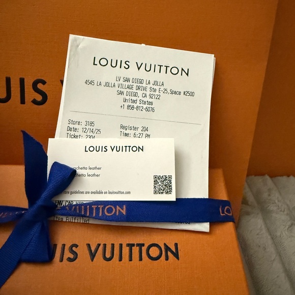 Authentic Louis Vuitton Envelope Card Holder Black Empreinte Leather - Picture 2 of 10